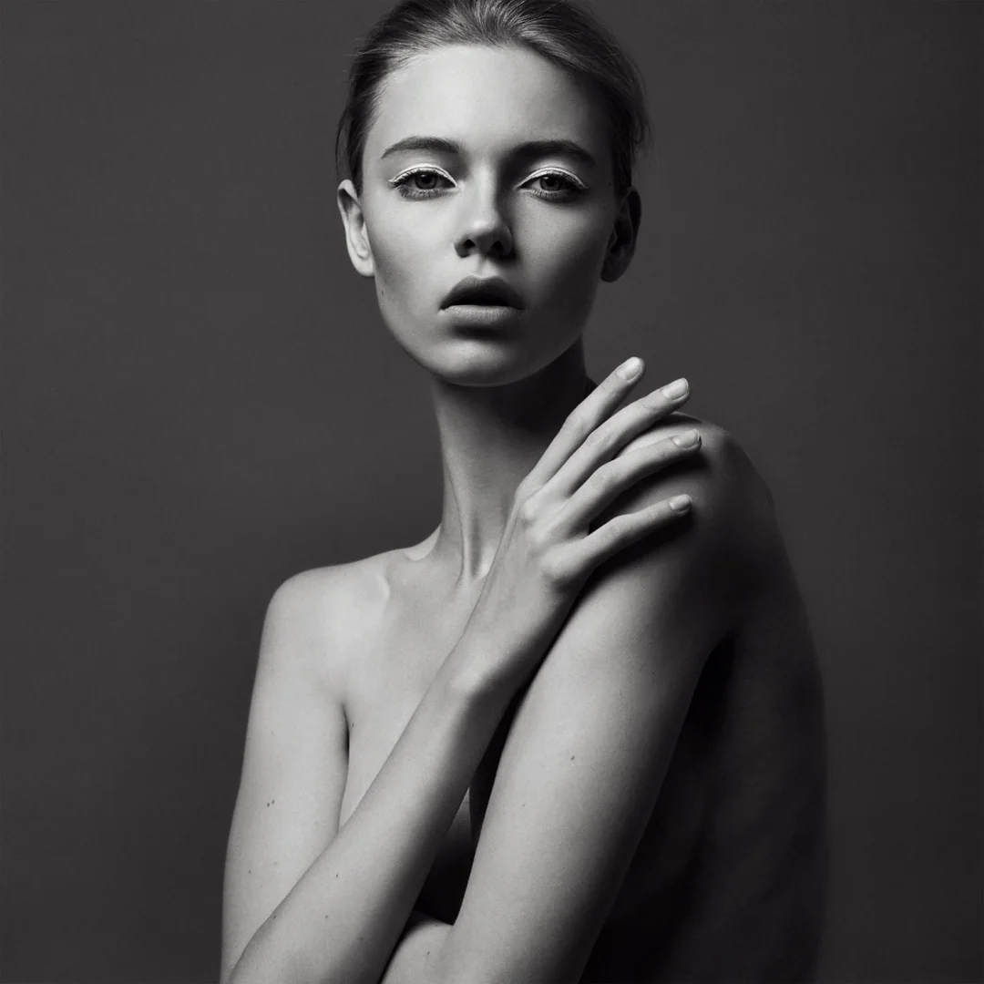 «Ангельские глазки»: повторяем макияж, от которого в восторге Дуа Липа и Милли Бобби Браун!