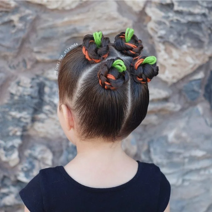 Четыре пучка – прическа на средние волосы для девочек