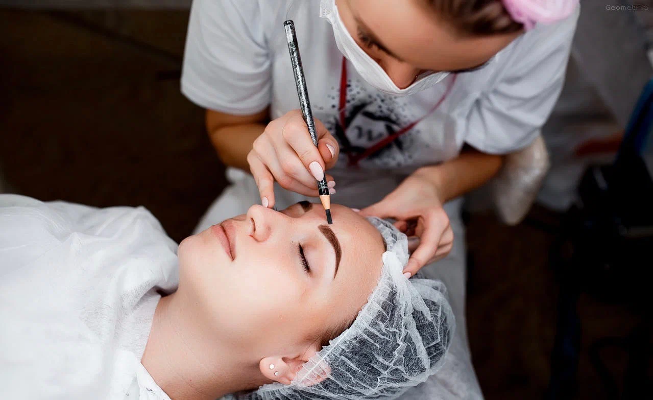 Пилинг лица при татуаже бровей: что нужно знать?