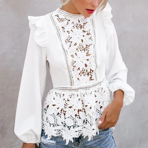 Блузка с кружевом