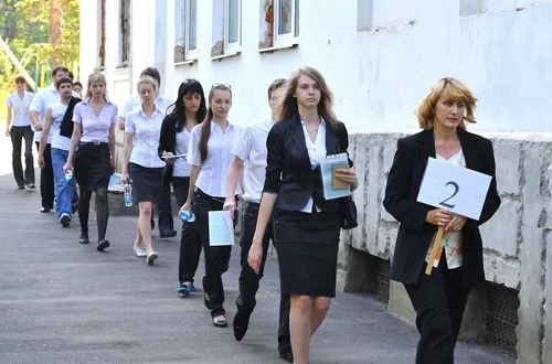 Почему на экзамен в обновке не ходят?