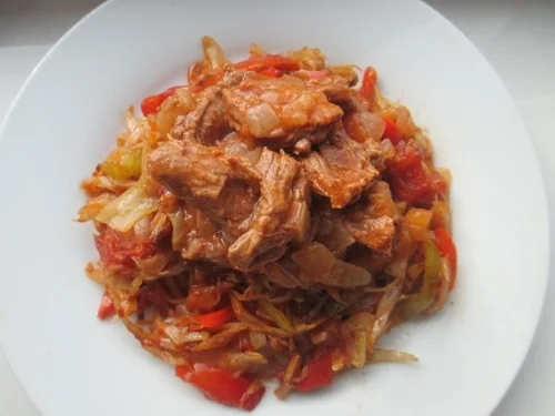 Рецепт тушеной капусты с мясом