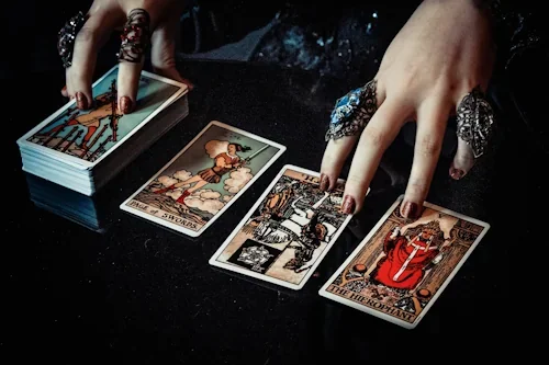 чем может помочь гадание на таро