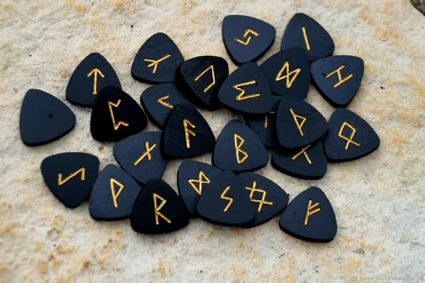 Рунический расклад для раков на выбор учебного заведения